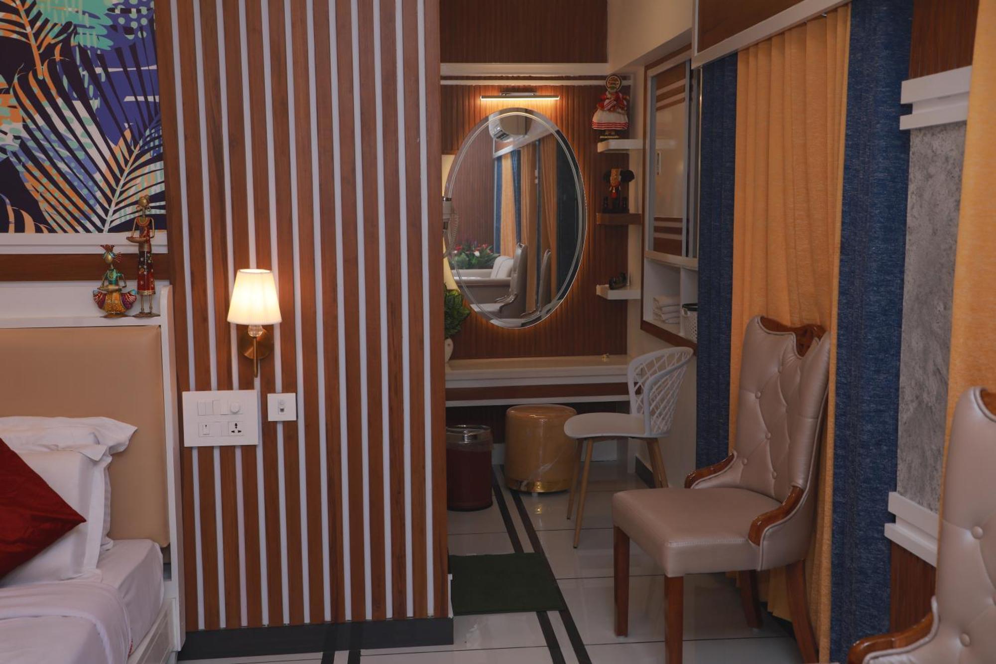 Excellency Airport Hotel Kochi ภายนอก รูปภาพ